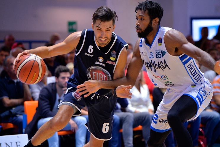 Vujacic sbanca Brindisi, Torino parte bene