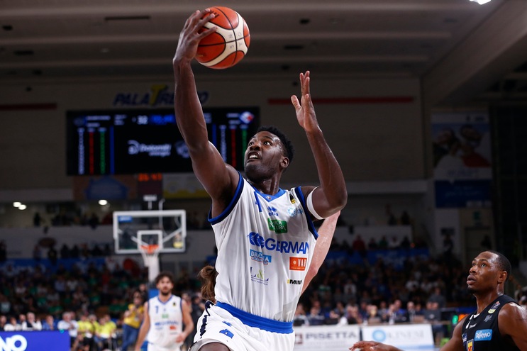 Hunt sbanca Trento, Torino ko ad Avellino