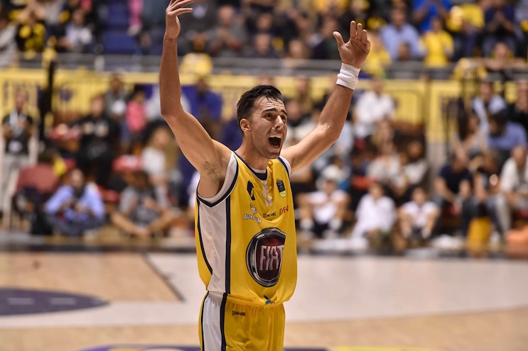 Chappell spegne Trento, Vujacic doma Pesaro