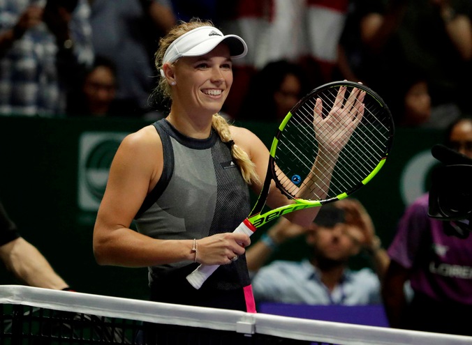 Wta Finals, Wozniacki batte Halep e vola in semifinale