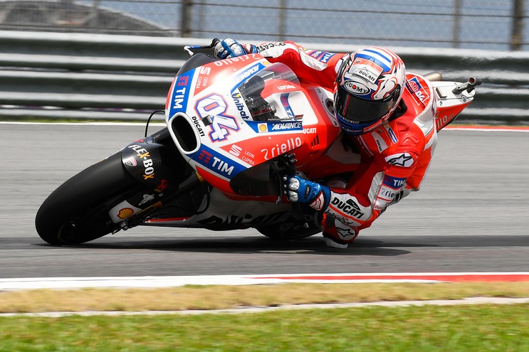 MotoGp, Malesia: Dovizioso batte Marquez in lavagna