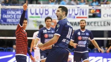 Colpaccio Latina, Lube ko. In vetta fuga Modena-Perugia