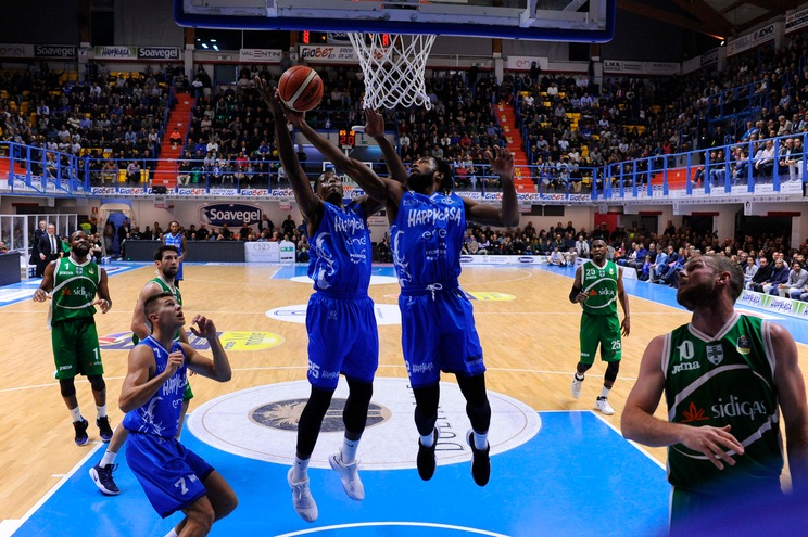 Lalanne stende Avellino, Pesaro crolla con la Betaland