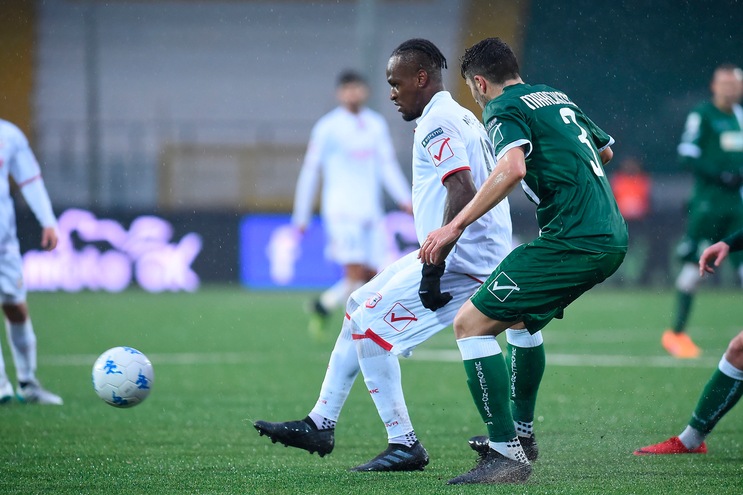 Serie B, Avellino-Carpi 1-1: Mbakogu firma il pari