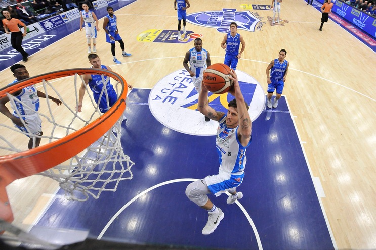 La Dinamo Sassari asfalta Brindisi 90-66