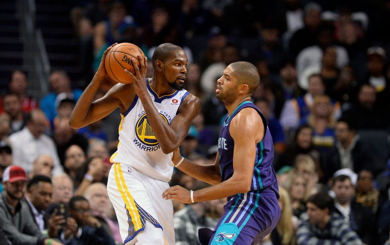 Durant salva Golden State, LeBron lancia Cleveland