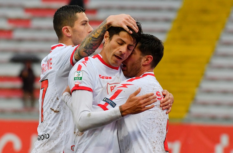 Serie B: Bari-Parma, occhi sul pareggio
