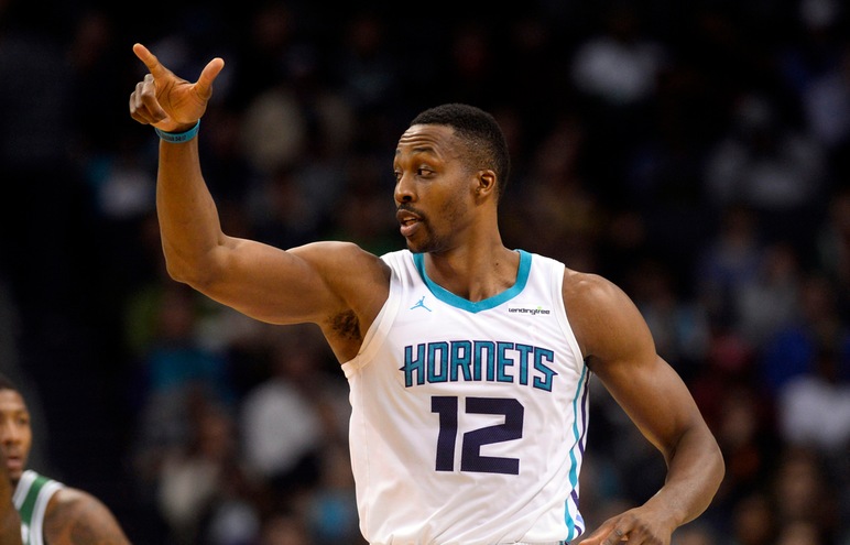 Howard sorprende Golden State, Rockets ko