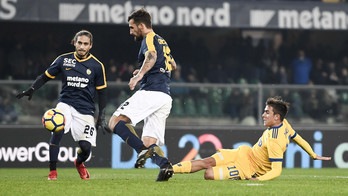 Juventus, il segreto con cui Dybala ha imparato a usare il destro: carta e penna!