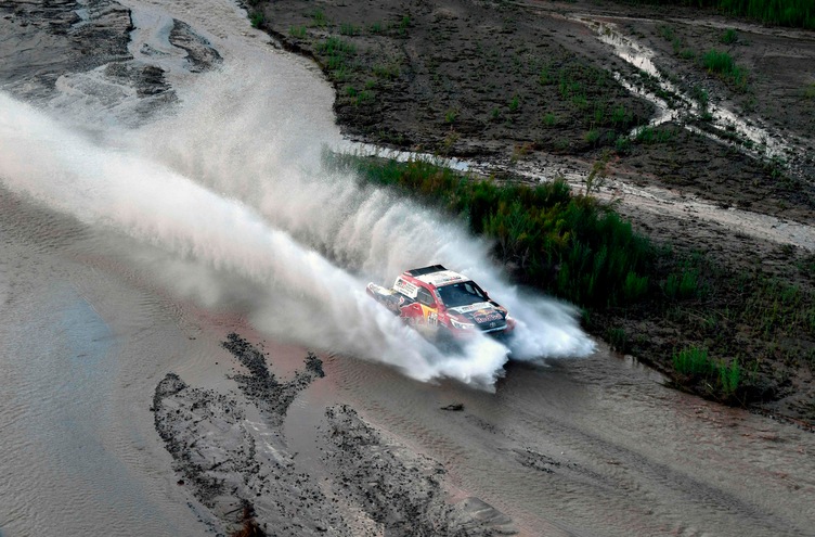 Dakar: tris per Nasser Al Attiyah