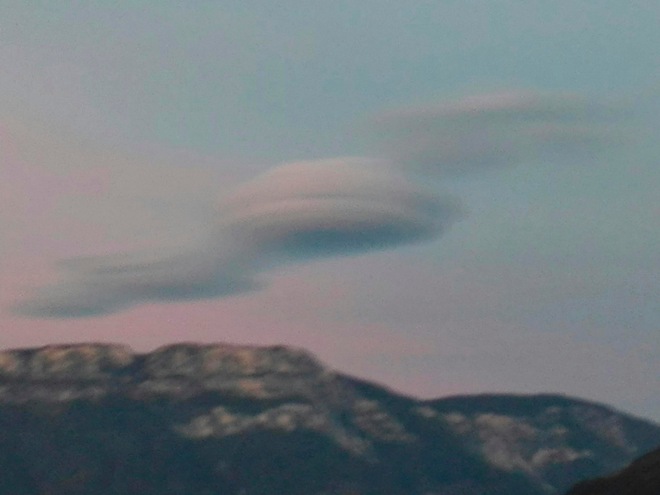 Ufo, due piloti avvistano oggetto non identificato