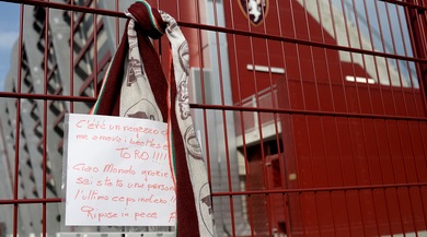 Mondonico, centinaia di persone in piazza per il funerale