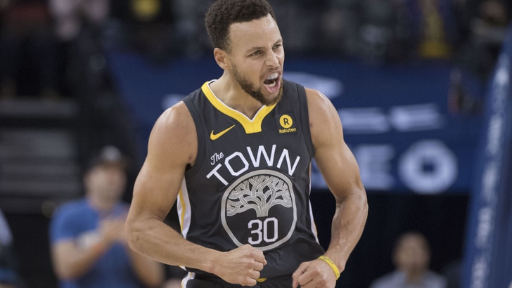 NBA: Curry stende i Thunder, Tatum esalta Boston
