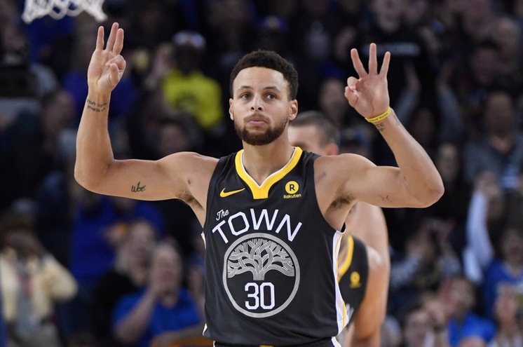 NBA, Steph Curry terzo nella classifica all time delle triple, Allen e Miller nel mirino