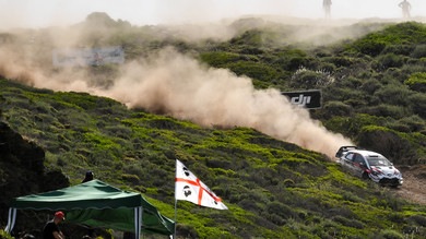 Rally Sardegna, vince Neuville davanti a Ogier