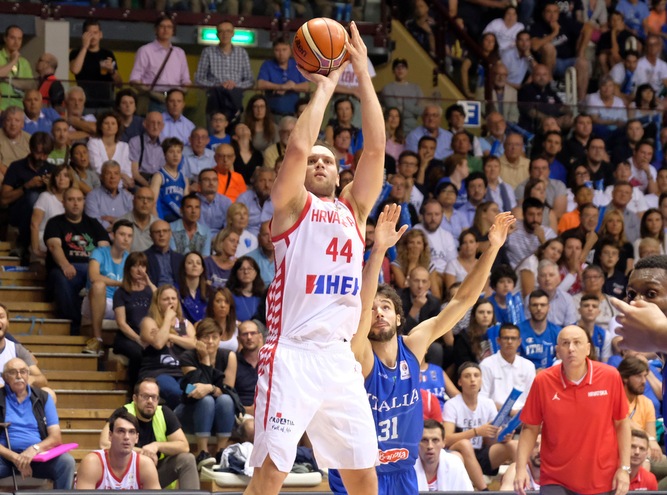 Bogdanovic gela Trieste, Azzurri ko con la Croazia