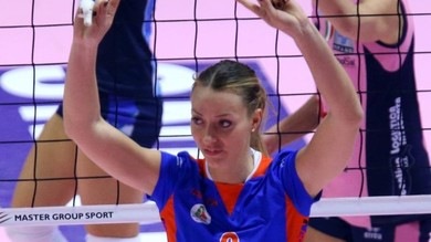 Volley A2 femminile - Elisa Manzano colpo in entrata di Cutrufiano
