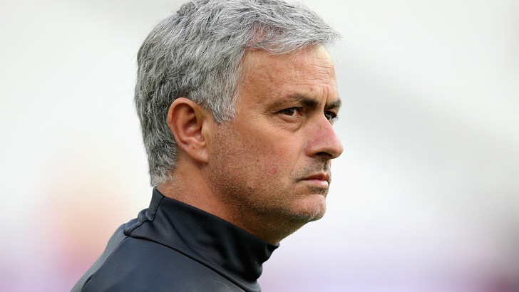 L'umore nero di Mourinho sta buttando giù il Manchester