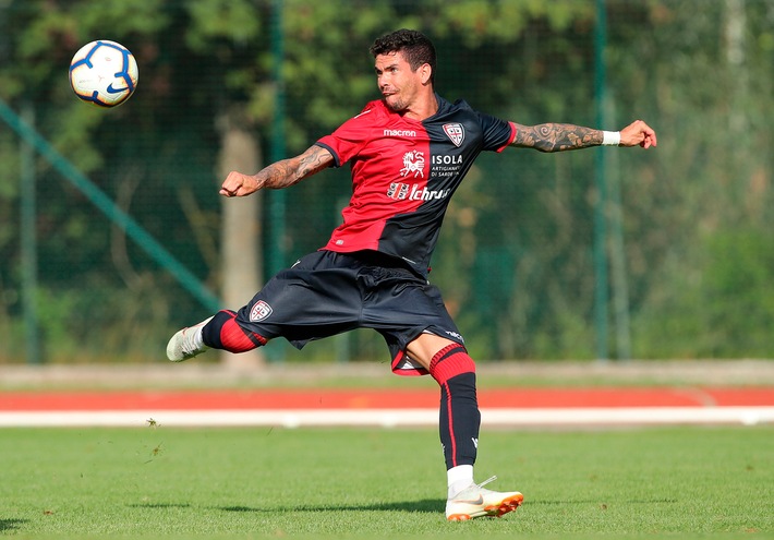 Calciomercato Cagliari, ufficiale: Farias rinnova fino al 2021