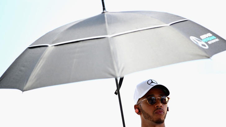 F1, Hamilton dopo Brno pensa alla MotoGp