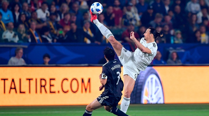 Ibrahimovic, che capolavoro! Il gol magia vale la 500ª rete in carriera