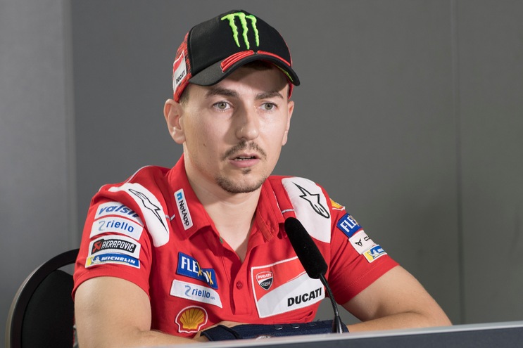 MotoGp,  Lorenzo contro Dovizioso su Twitter