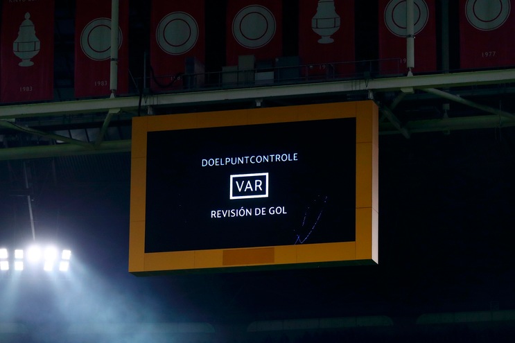 Champions, storico primo gol annullato dal Var