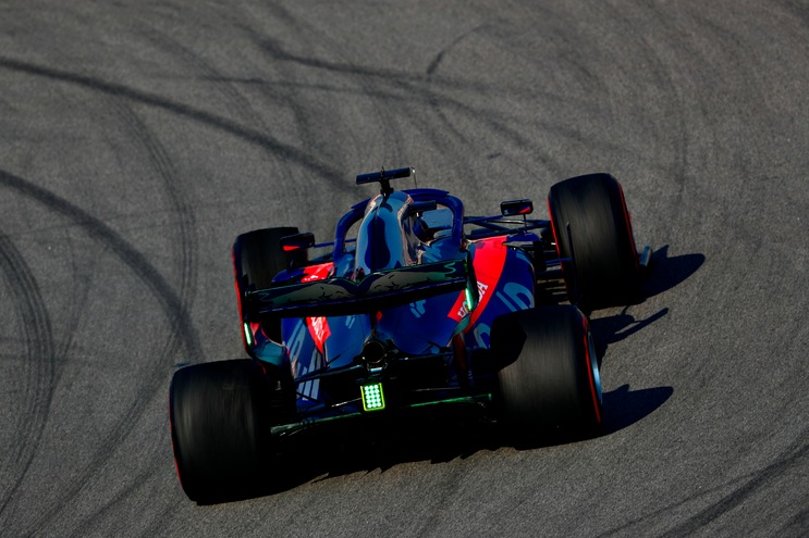 F1 test Barcellona: Albon vola al comando