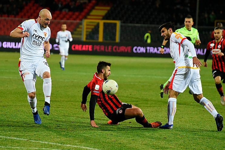 Serie B, Foggia-Benevento 1-1: apre Coda, pareggia Kragl