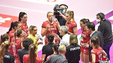 Fenoglio lascia la panchina di Busto