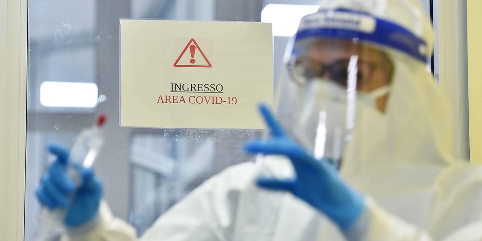 Coronavirus: in Italia 25.853 nuovi casi, oltre 230mila i tamponi effettuati Coronavirus: in Italia 25.853 nuovi casi, oltre 230mila i tamponi effettuati