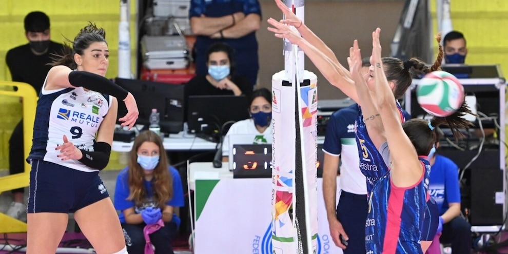 Conegliano rischia ma vince, Novara non molla