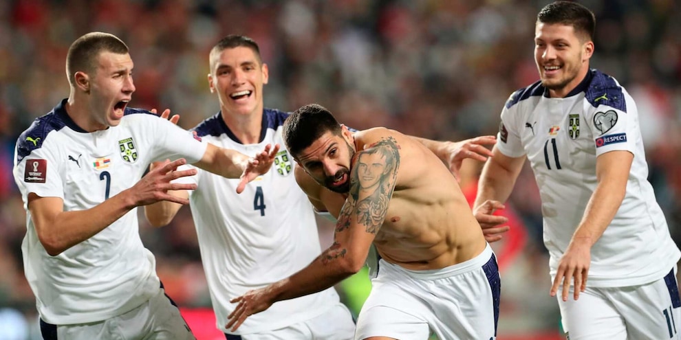 Juve, Mitrovic caldo. Per Alvarez è asta