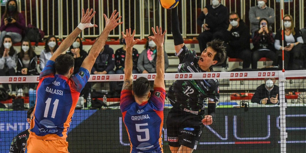 Monza passa in tre set a Padova