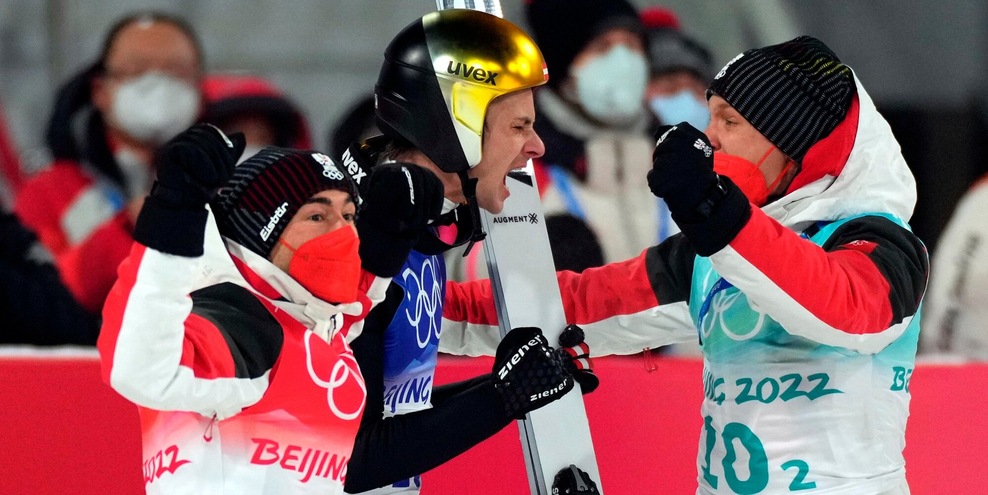 Pechino 2022, salto con gli sci: trionfa l'Austria