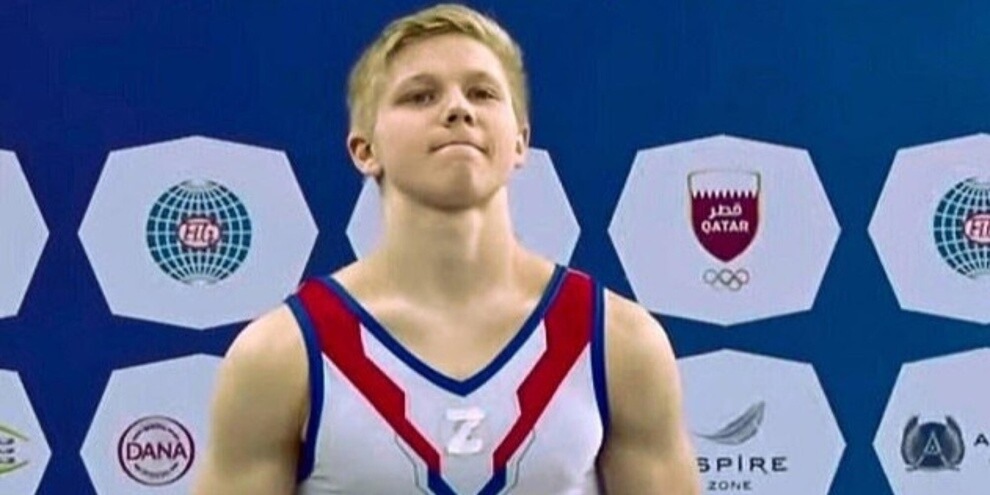 Kuliak mostra simbolo di guerra sul podio: aperto procedimento disciplinare