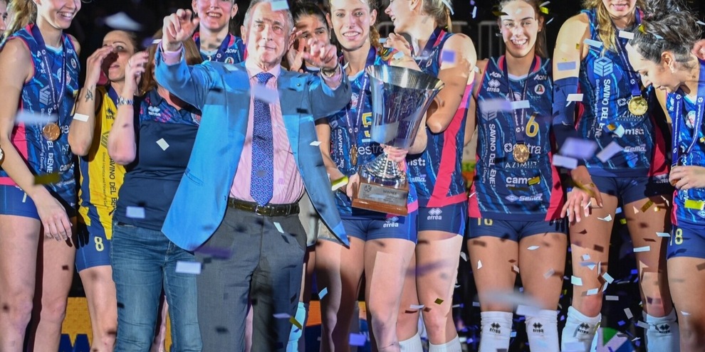 La Challenge Cup nella bacheca di Scandicci