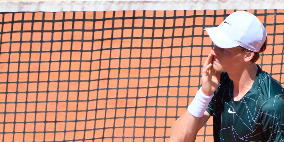 Sinner, infortunio all'anca: allarme per il Roland Garros