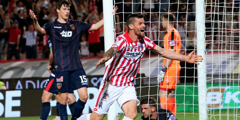 Pronostico Cosenza-Vicenza, occhio al numero di cartellini