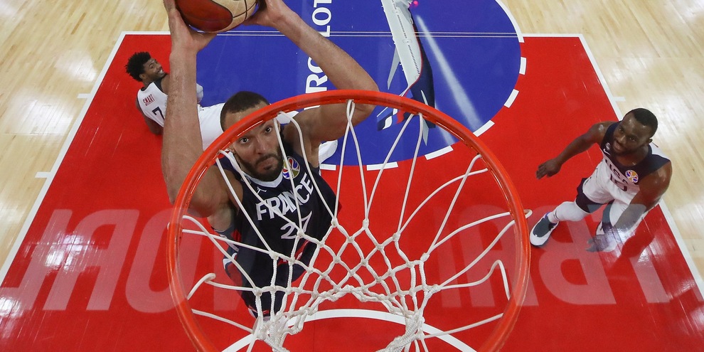 Nba, primo cestista positivo al Coronavirus: sospesa stagione