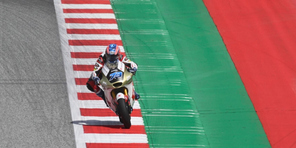 Moto2, Gp Austria: trionfa Ogura, cade Vietti