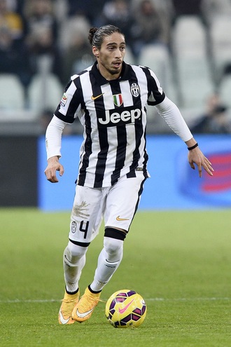 Calciomercato, Caceres: «Inter o Fiorentina? Sarebbe bello»