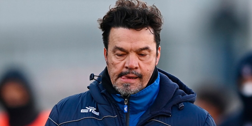 Serie C, Pro Vercelli: l'allenatore Giuseppe Scienza risolve il contratto