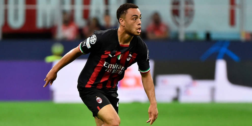 Milan, Dest si presenta: "Sono un difensore versatile"