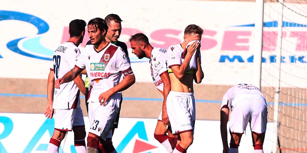 Serie C, Carrarese-Reggiana 1-1. Monterosi-Monoopoli 2-2