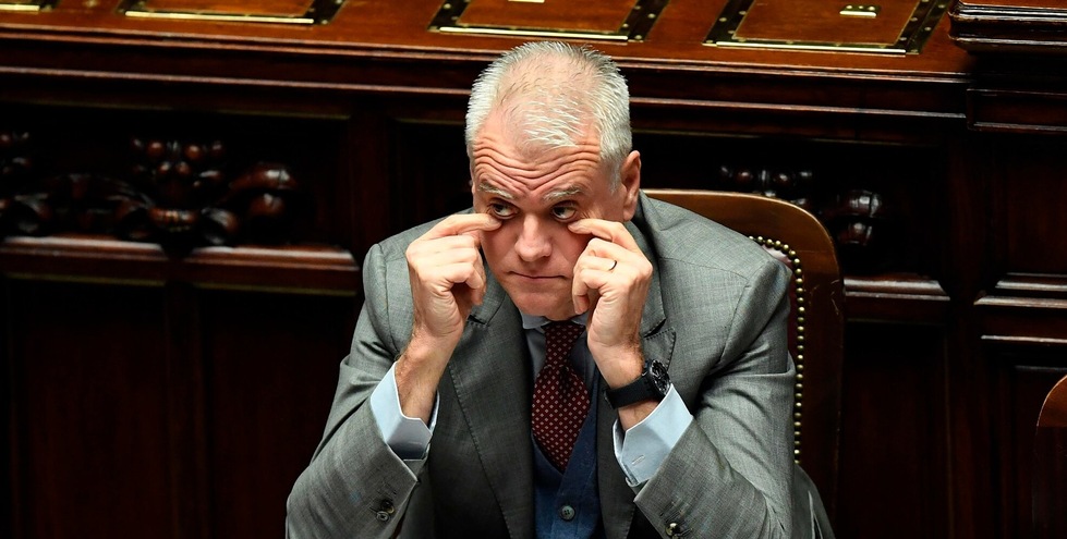 Il ministro Zangrillo benedice auto e moto d’epoca