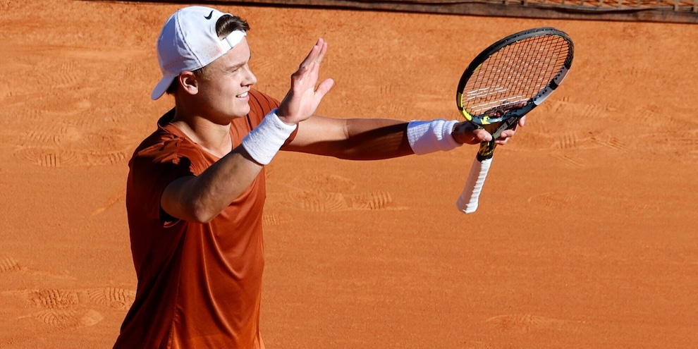 Tennis, Rune batte Medvedev e vola in semifinale