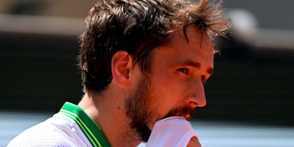Roland Garros, flop Medvedev: eliminato al primo turno