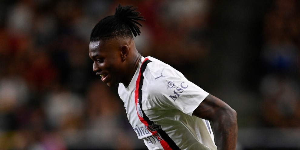 Leao e la maglia numero 10 del Milan: un numero che pesa