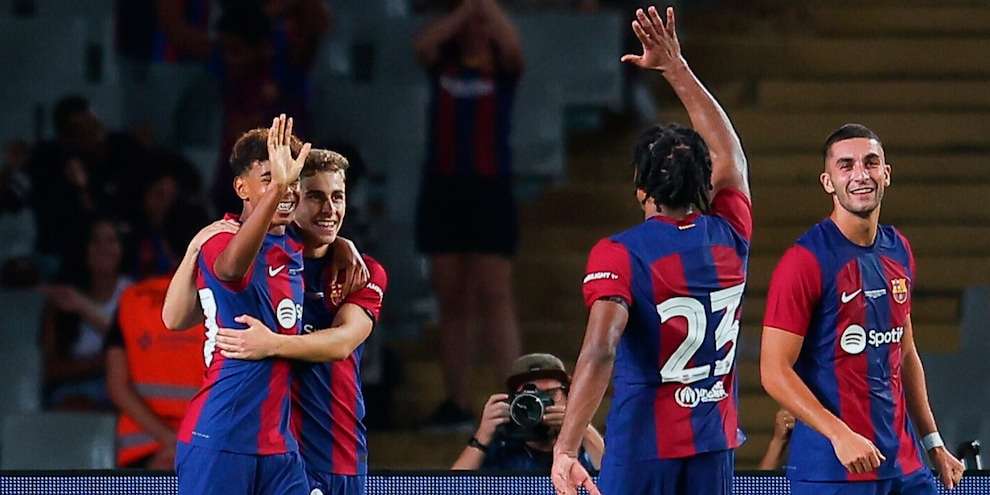 Trofeo Gamper, trionfa il Barcellona: 4-2 al Tottenham Trofeo Gamper, trionfa il Barcellona: 4-2 al Tottenham
